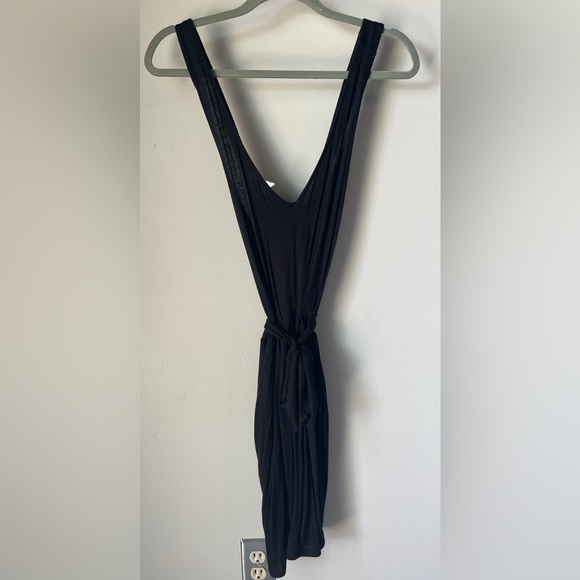 BCBGeneration Short Black Criss-Cross Back Dress Size S | Pockets | Gently Worn - Picture 3 of 7